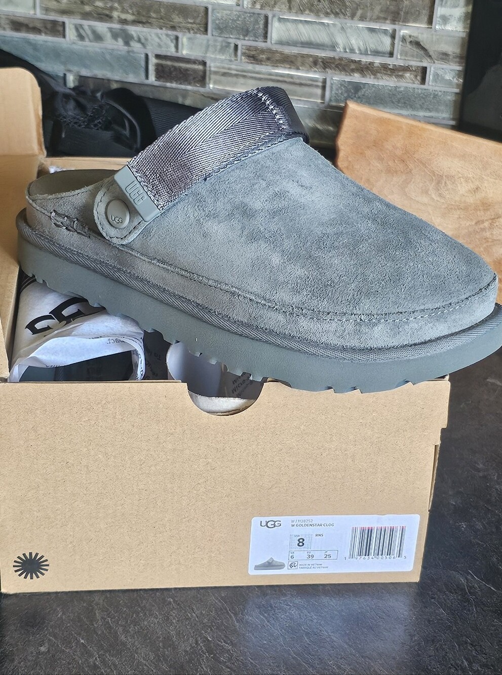 UGG Women's Clog Size 8, NWT